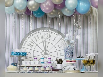 Eye-catching New Year Tablescaping Ideas