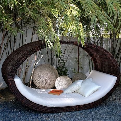 AFTERNOON DELIGHT: Outdoor Daybeds