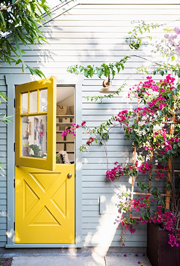 ประตูรูปแบบเก๋ สีสันสดใส ที่จะทำให้คุณหายเบื่อจากประตูแบบเดิมๆ