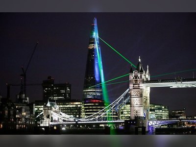 Laser Show Celebrates Europe's Tallest Building in London [VIDEO]
