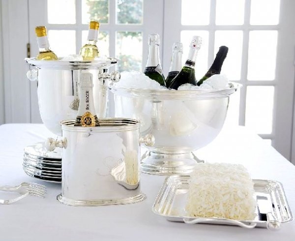 Classic Silver and White Table Decor for New Year's Eve Party