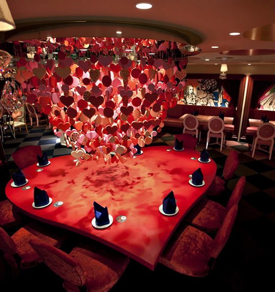 Cool Restaurant Design Inspired by Alice in Wonderland