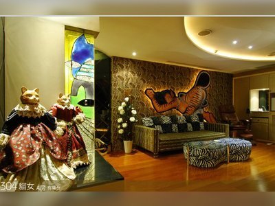 Super Cool Batman-themed Hotel Rooms in Taiwan