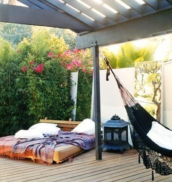 Instant Vacation: Outdoor Lounge Spots