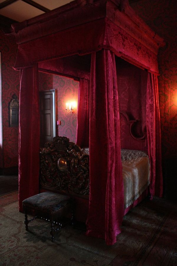 Ngôi nhà huyền bí theo phong cách Gothic - Thiết kế - Ý tưởng - Trang trí