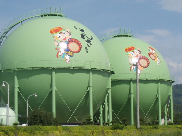 Decorated Tanks in Japan: Visual-Friendly Gas Industry - Ideas - Japan - Paint