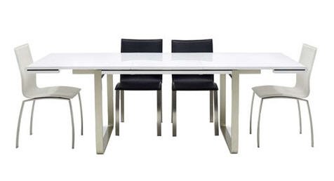 Metropolis Ext. white table with 2 white and 2 black chairs
