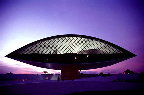 Oscar Niemeyer elképesztő, futurisztikus építészeti remekművei [FOTÓ]