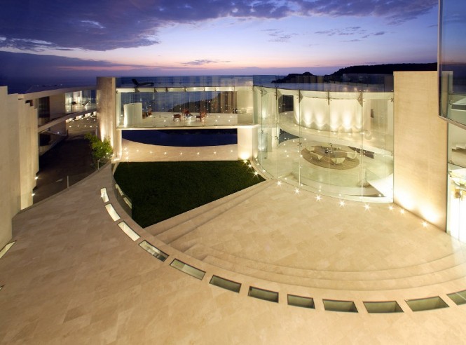 House With Insane Sea View