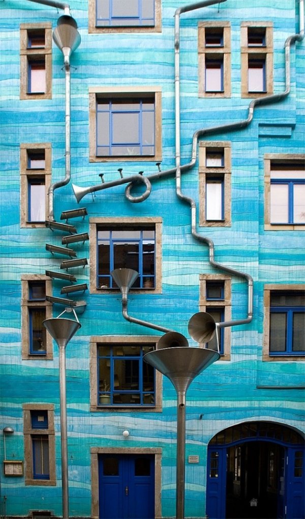 Eye-catching Musical Façade Gutter Funnel Wall in Dresden, Germany [PHOTOS]