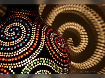 Exotic Gourd Lamps With Stunning Images by Calabarte
