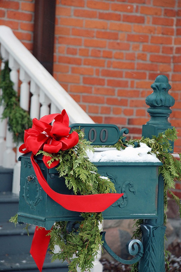 Welcoming Christmas - Festively Decorate Mailbox in a Fairy Tale Look - DIY - Design Trend - Decoration - Mailbox - Outdoor - Ideas