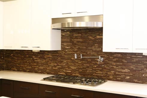 Decorating with Brown Glass Tile: High-End Style for Both Husband and Wife