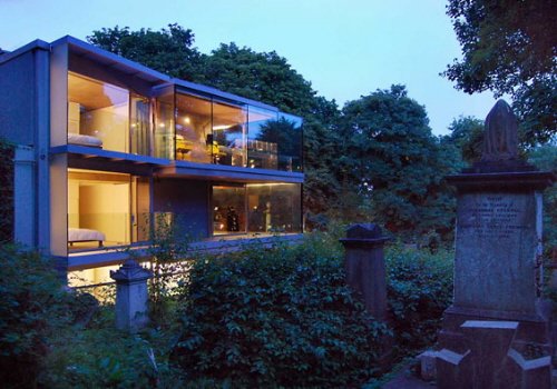 Unique Glass House with Modern Interior in Highgate, London