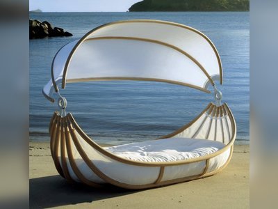 Outdoor Canopy Beds – Float bed by Design Mobel will make your romantic dreams come true ...