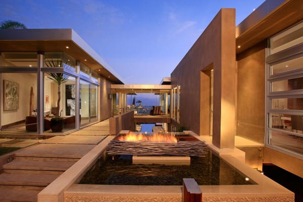 House Around a Spectacular Central Pool: How Wonderful! - Dream Home