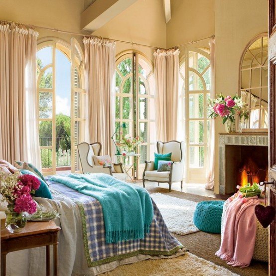 Phòng ngủ vintage với điểm nhấn mang sắc xanh ngọc và hồng
