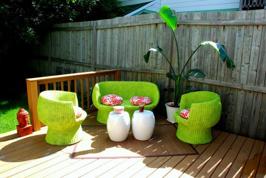 5 Ways to Update Old Patio Furniture