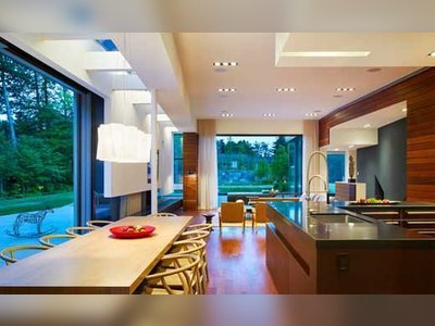 Fresh & Modern Interiors by 3rd Uncle Design