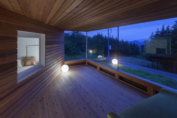 บ้านไม้ สไตล์รีสอร์ท ภายในตกแต่งสีขาว พักผ่อนชมวิวแสนสุขใจ - แบบบ้านไม้ - บ้านไม้สไตล์รีสอร์ท - แต่งภายในสีขาว - บ้านไม้เนินเขา - ห้องชมวิว