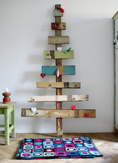 Weird and Awesome DIY Christmas Tree Alternatives - Christmas tree - Decoration - DIY