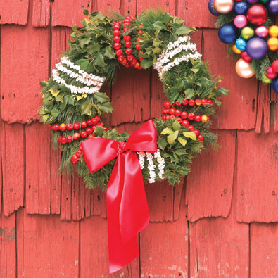 Make a simple wreath for your home by yourself - Christmas decoration