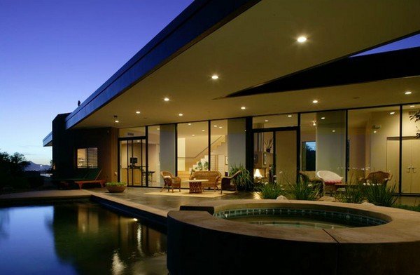 Modern Oasis: Riverfront Residence in Tucson, Arizona