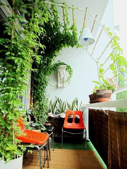 10 Inspiring Small Space Balcony Gardens
