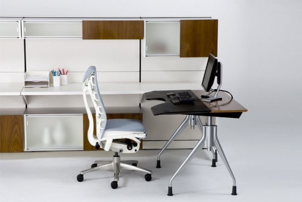 Elegant Adjustable Desk From Herman Miller