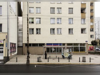 Super-Narrow "Keret House" In Warsaw, Poland [PHOTOS]