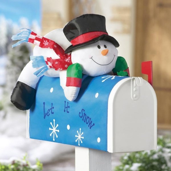 Welcoming Christmas: Decorate Your Mailbox in a Fairy-Tale-Like, Festive Look