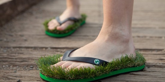 รองเท้าปูหญ้า “Kusa”