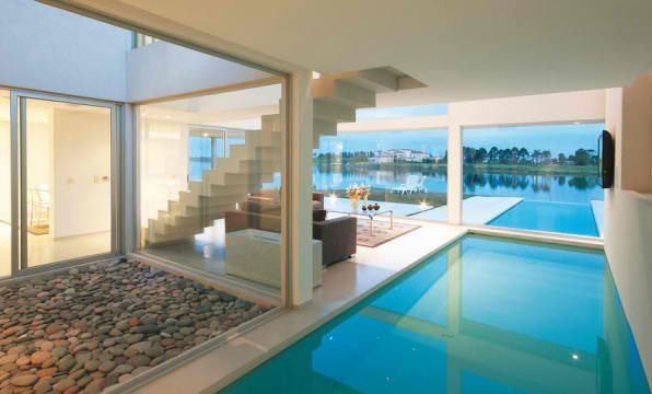 Các mẫu thiết kế hồ bơi đẹp và hiện đại trong nhà