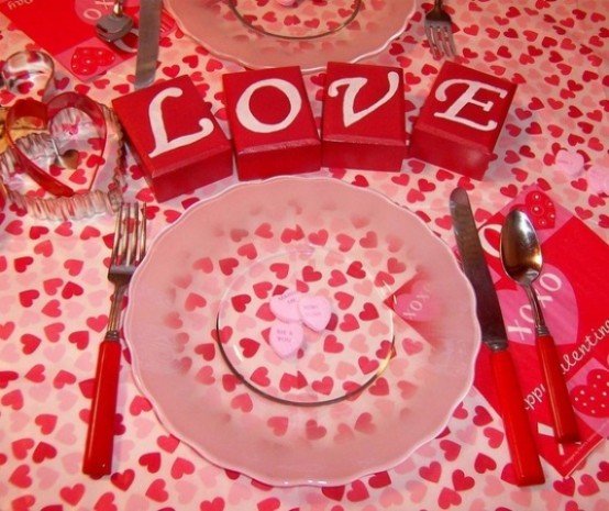 Romantic and Intimate Valentine's Day Table Setting Ideas