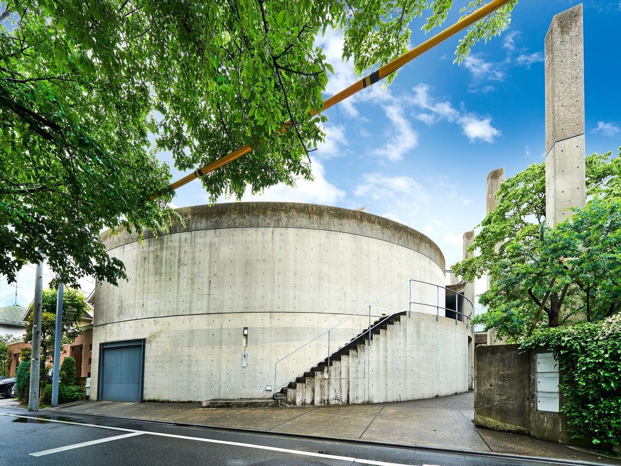 Tadao Ando’s Curved Concrete Ito House