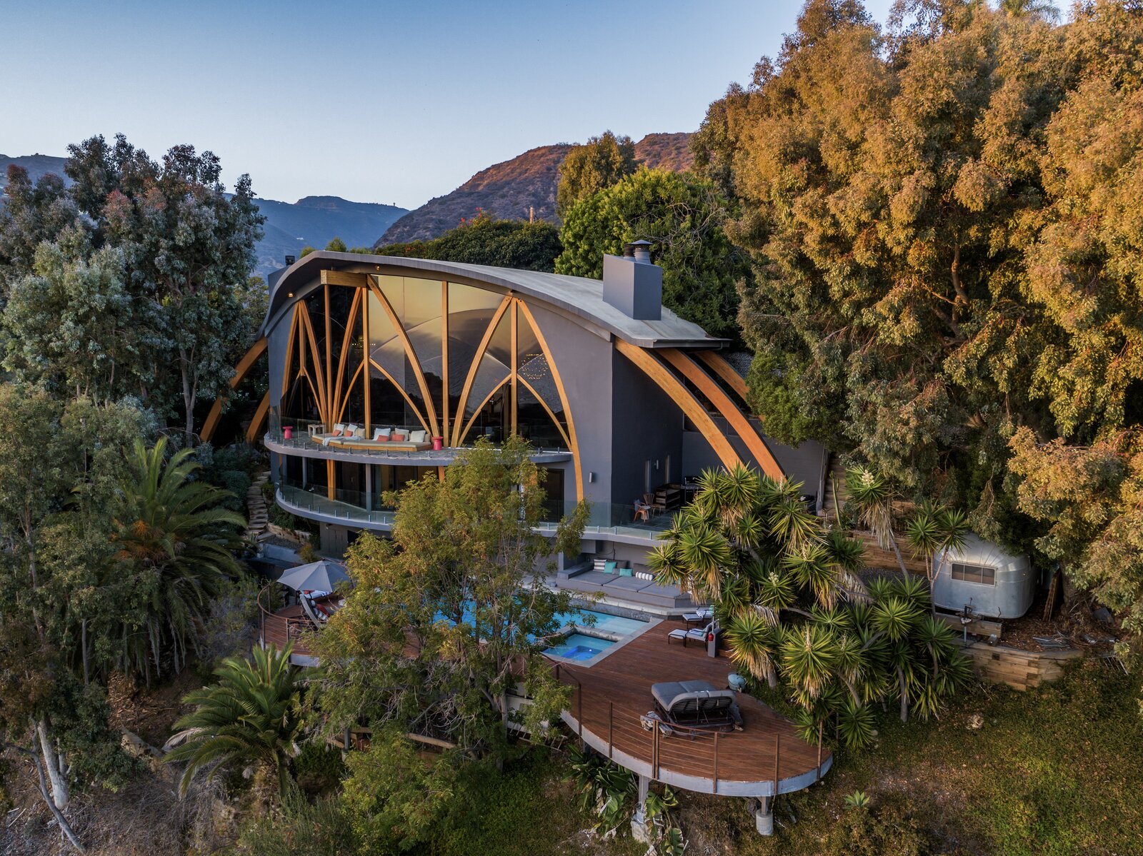 Harry Gesner’s Ravenseye House Swoops Onto the Market in Malibu for $9.5M
