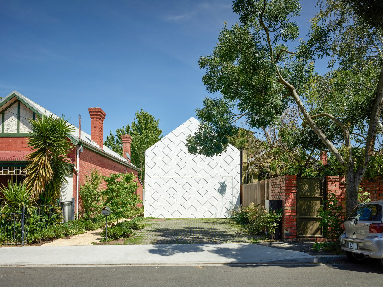 This High-Tech Melbourne Home Generates “Way More” Energy Than It Uses