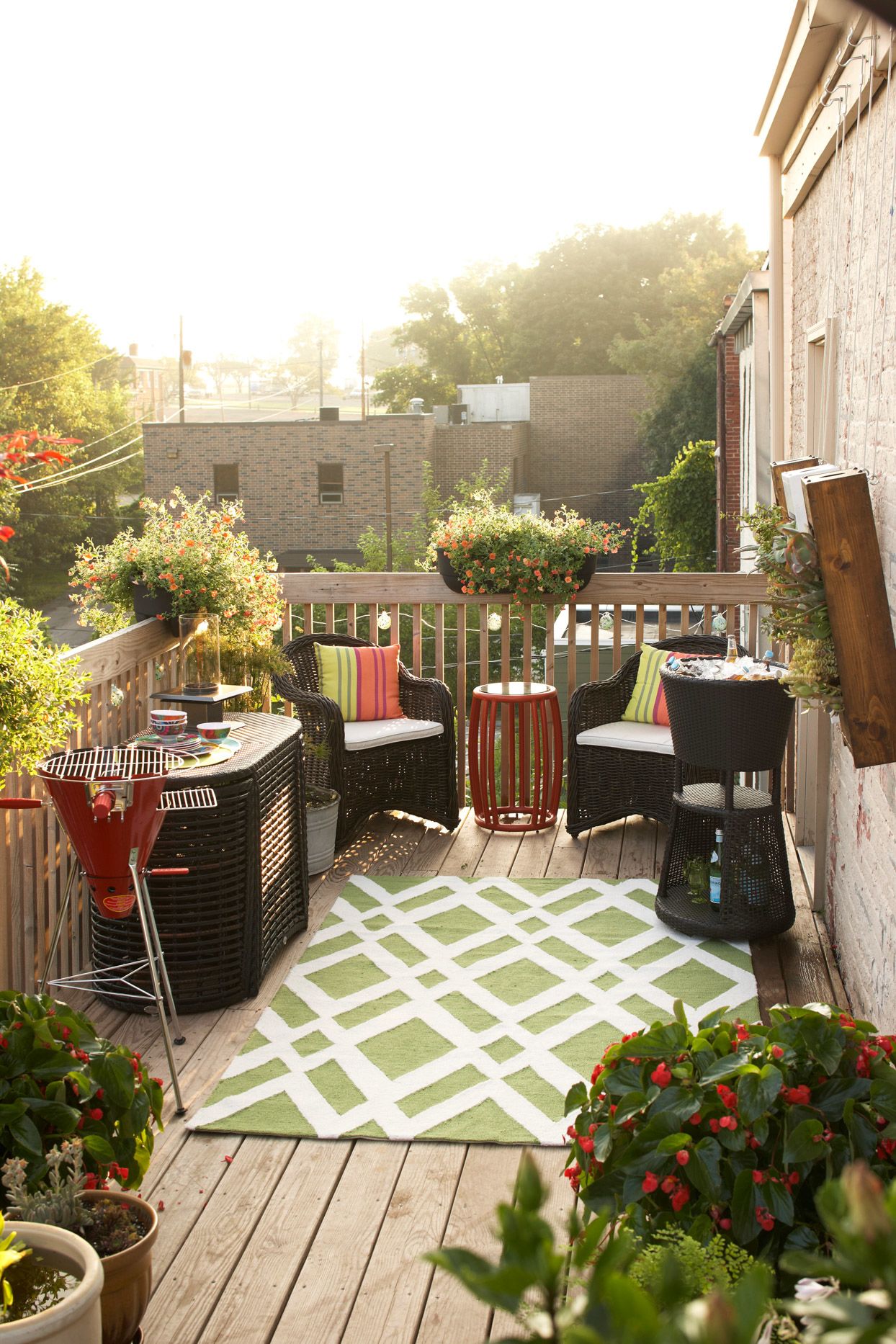 12-small-deck-decorating-ideas-to-make-the-most-of-your-outdoor-space