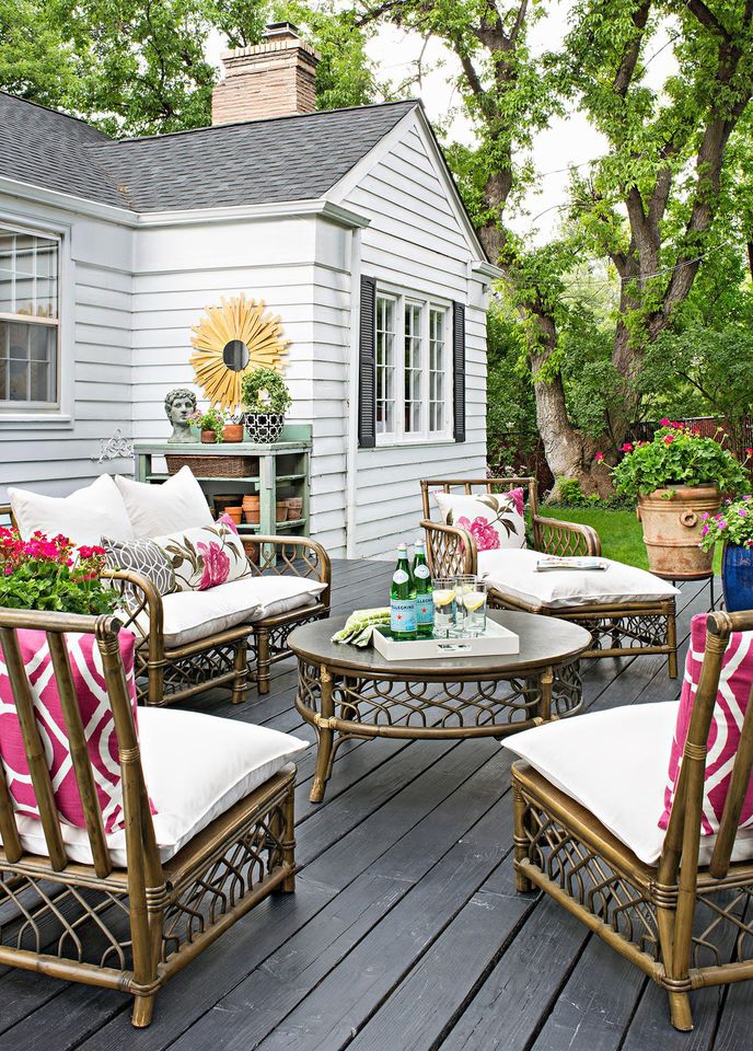 12 Small Deck Decorating Ideas To Make The Most Of Your Outdoor Decor Report - How To Arrange Furniture On A Narrow Deck