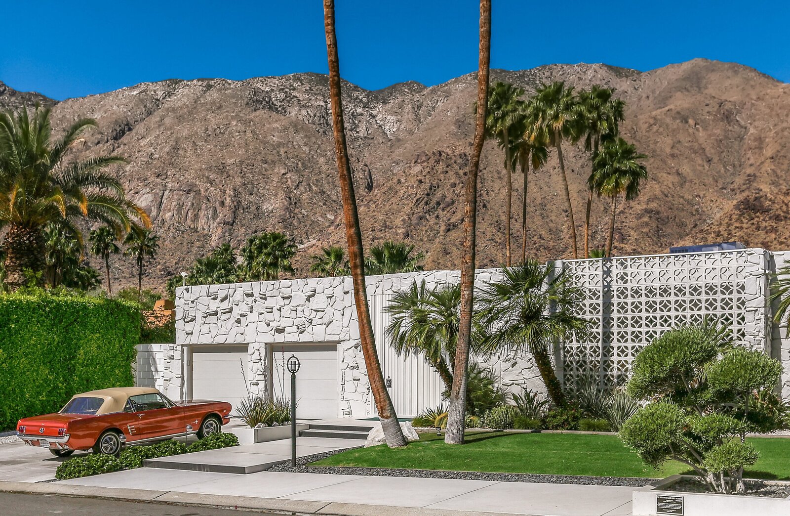 A Palm Springs Midcentury With Hollywood Ties