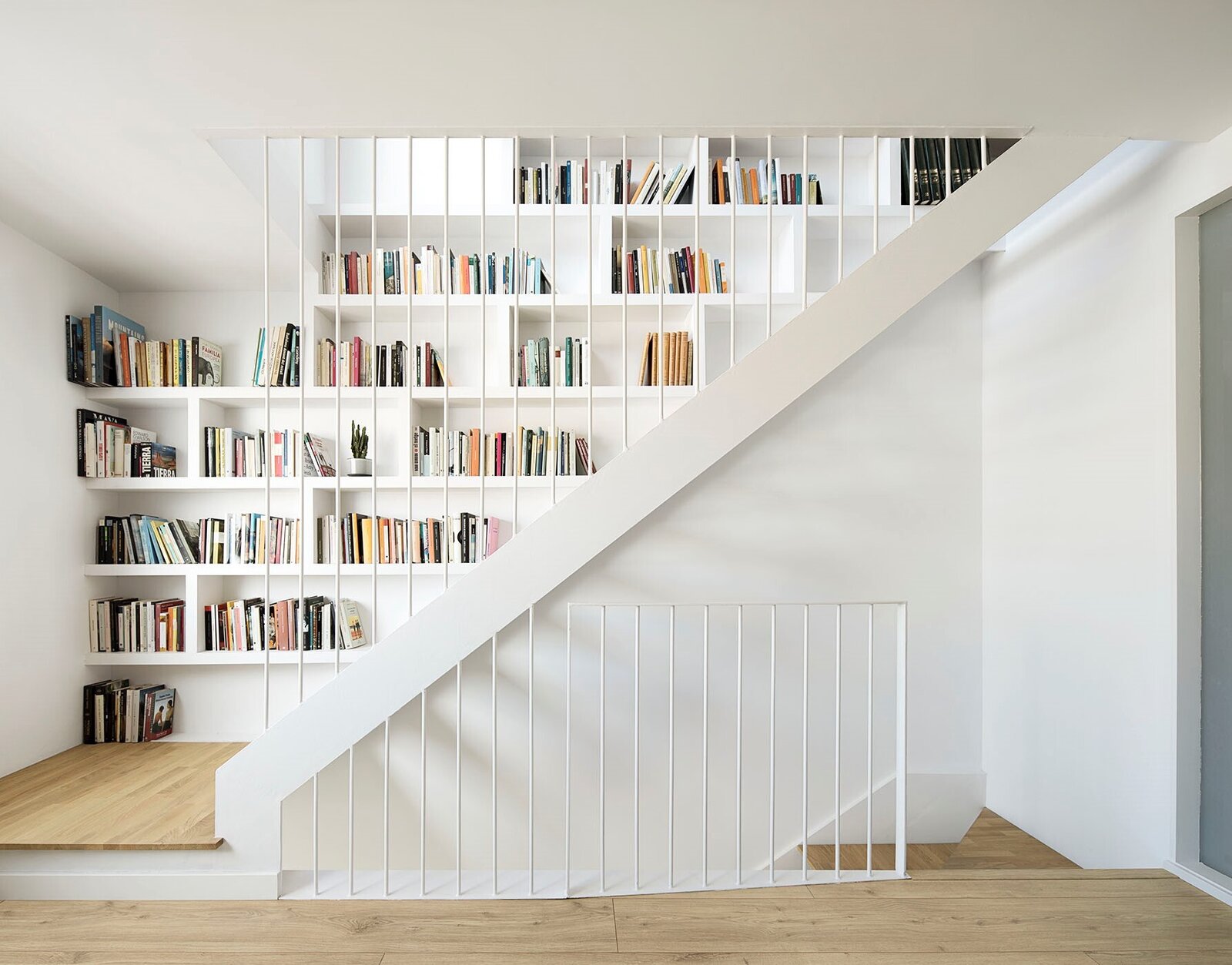 A Seaside Home Near Barcelona Gets a Bright Update With a Top-Level Library