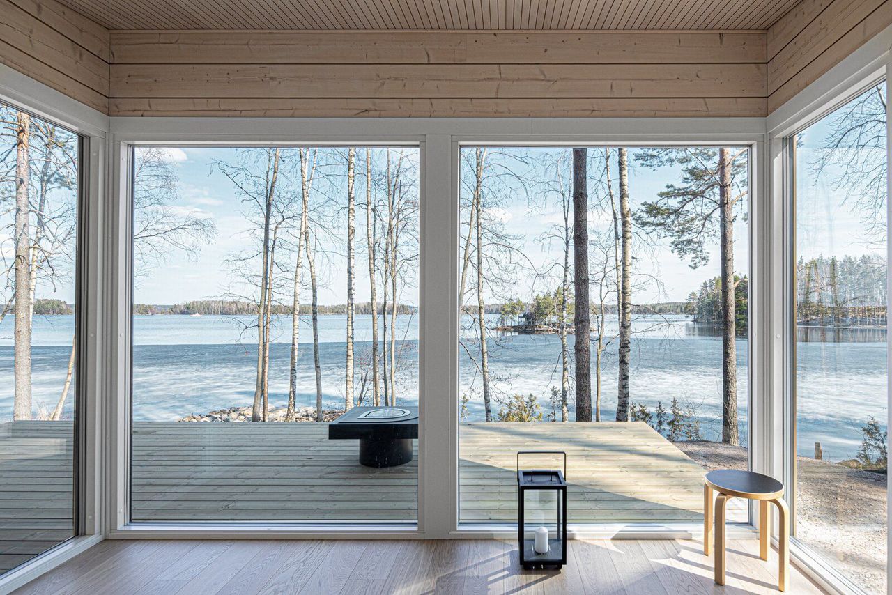 A Log Cabin Kit Sauna Is Built Lakeside for a Post-Steam Plunge in Finland  - Decor Report