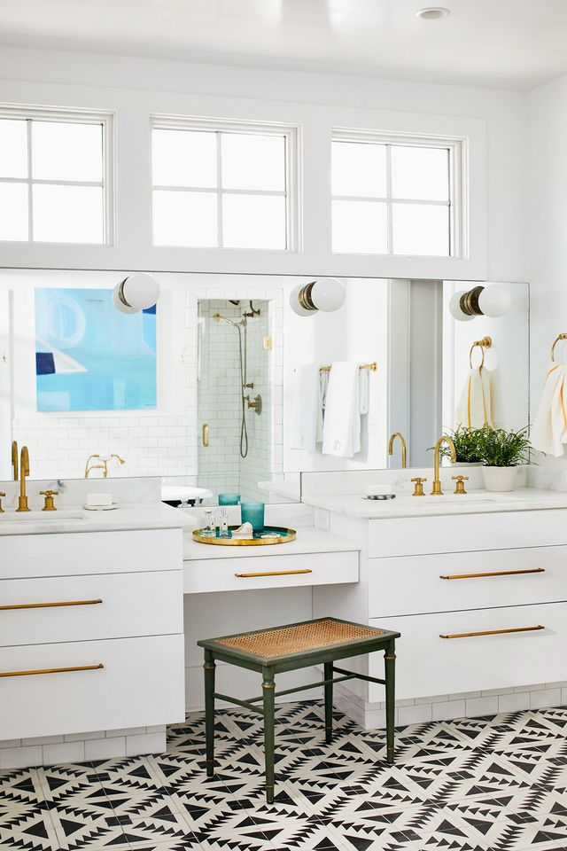 17 Bathroom Makeup Vanity Ideas to Help You Get Ready Each Morning 