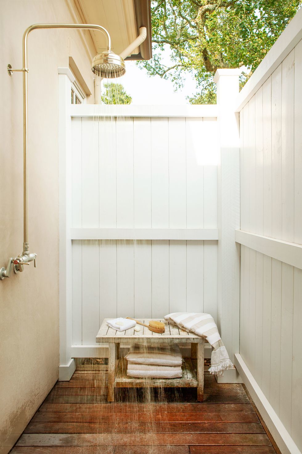 Outdoor Showers That Will Convince You To Upgrade Your Backyard Decor Report 5277