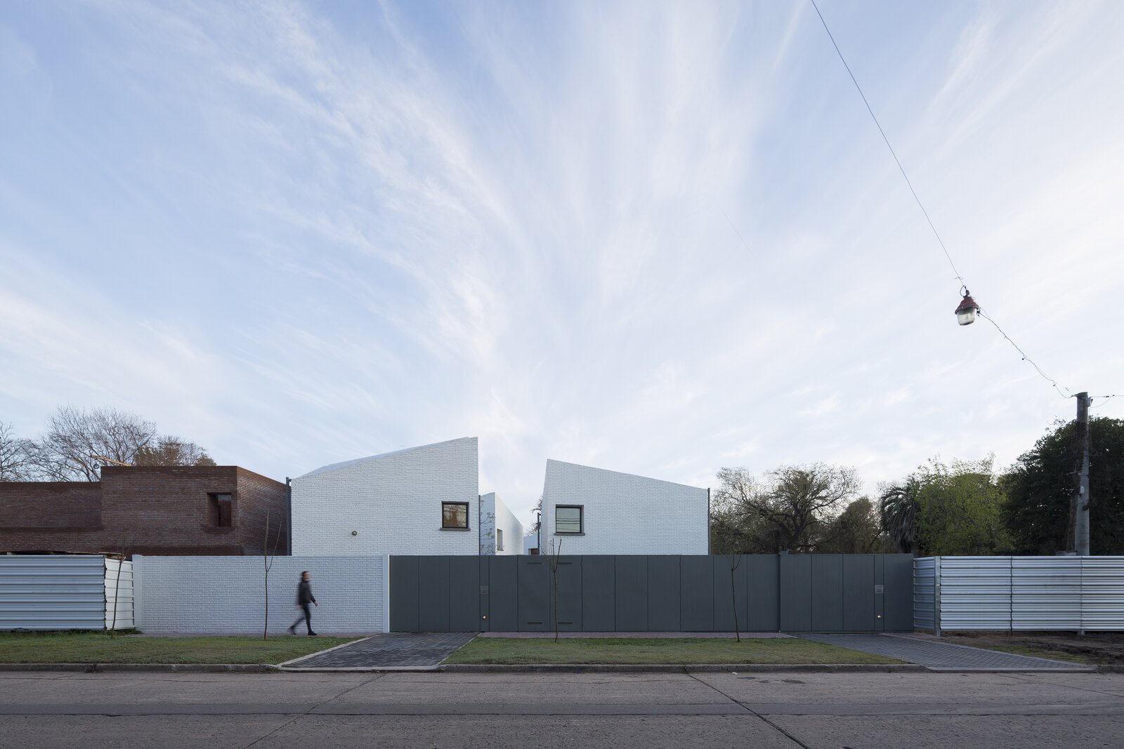In Argentina, Seven Homes Pop Up on 16,000 Square Feet