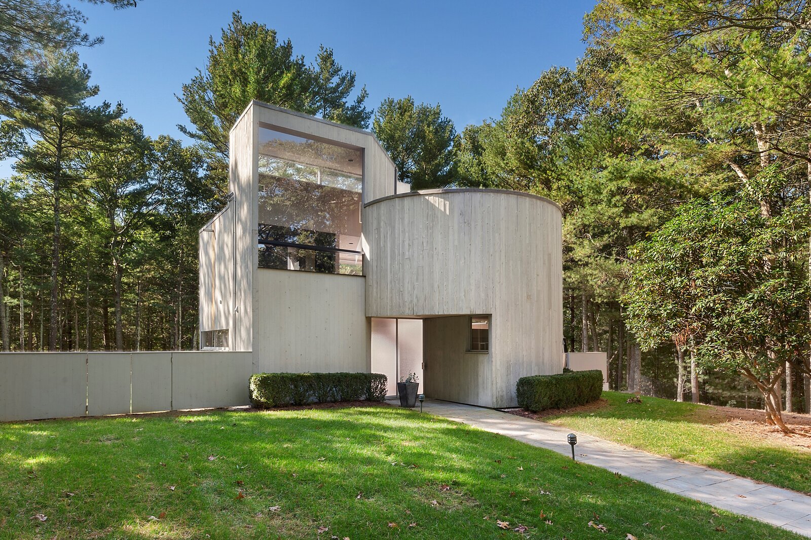 A Modernist Home by Charles Gwathmey in the Hamptons