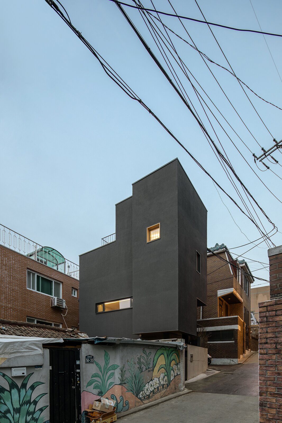 This Slender Home in Seoul Has One Room on Each of Its Four Levels