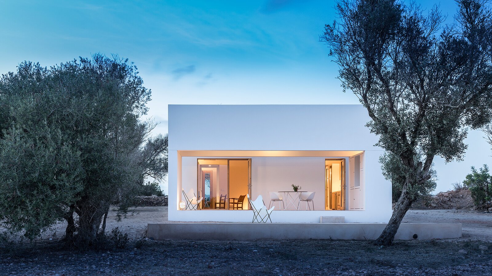 A Breezy, Barrel-Vaulted Home Springs Up on a Balearic Isle