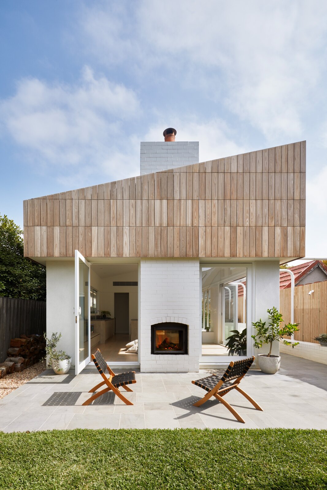 In Melbourne, a Retiree Couple’s Weatherboard Cottage Gets a Luminous Extension