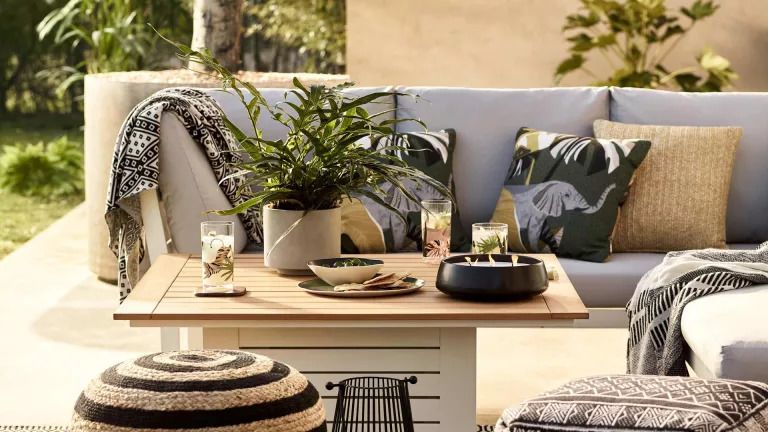 Outdoor living room ideas: 9 ways to maximize outdoor living spaces ...